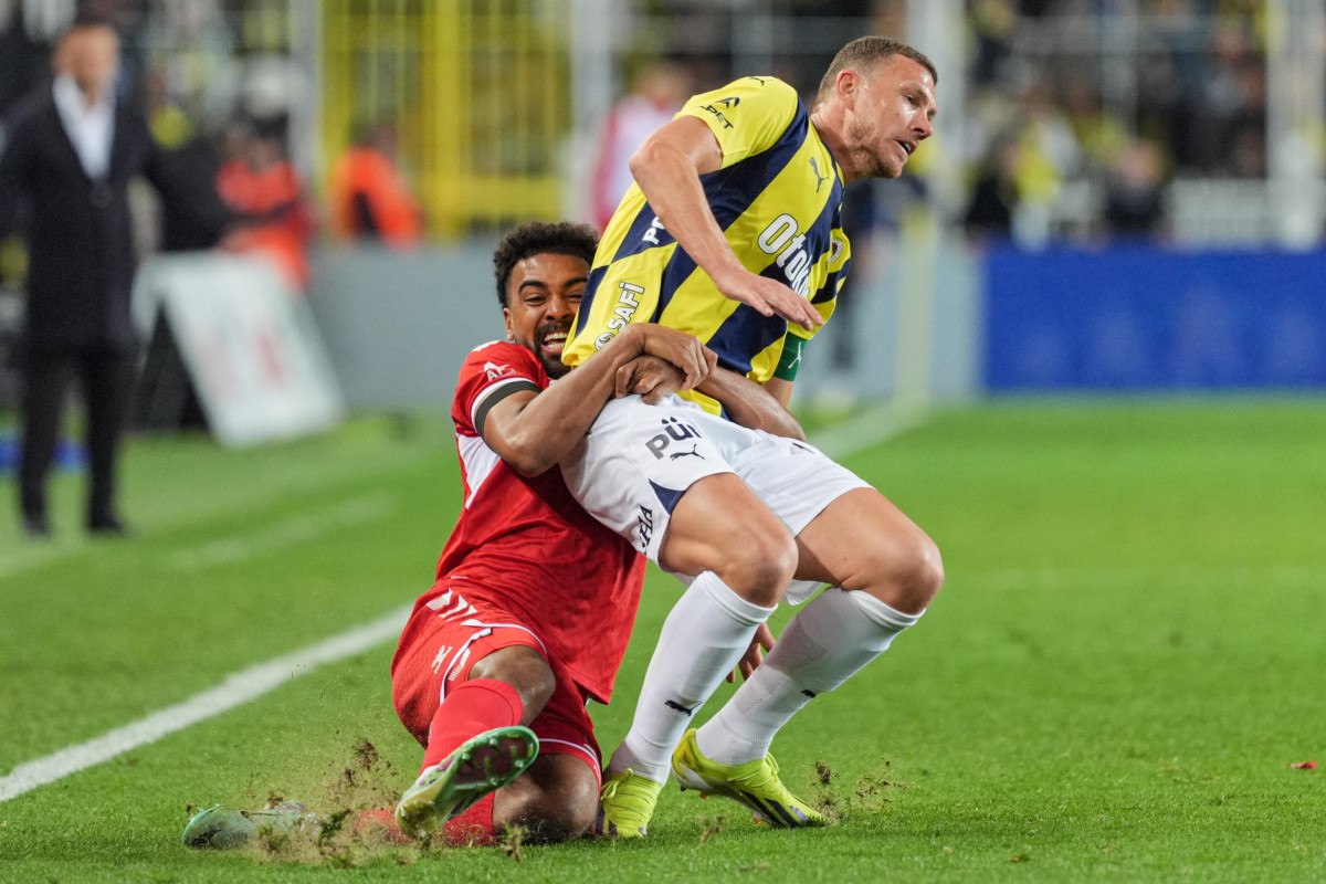 Acun Ilıcalı'nın Seçtiği Karedeki Sivassporlu Futbolcu: Fenerbahçe'nin Gururunu Yansıtan An!