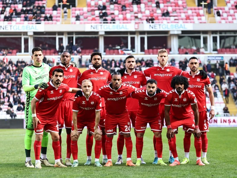 Sivasspor Ligin Dibine Demir Attı!