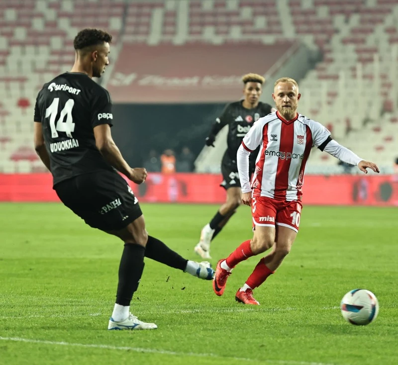 Sivasspor’da Bekleneni Veremeyen İsim: Alex Pritchard!