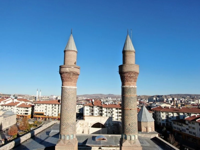 Sivas'ta 754 Yıllık Tarihi Medrese Yeniden Hayat Buluyor