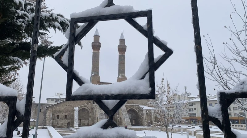 Sivas'ta Yılın İlk Kar Yağışı