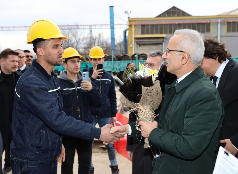 Bakan Uraloğlu, Yerli ve Milli Elektrikli Tren Setinin Üretim Törenine Katıldı