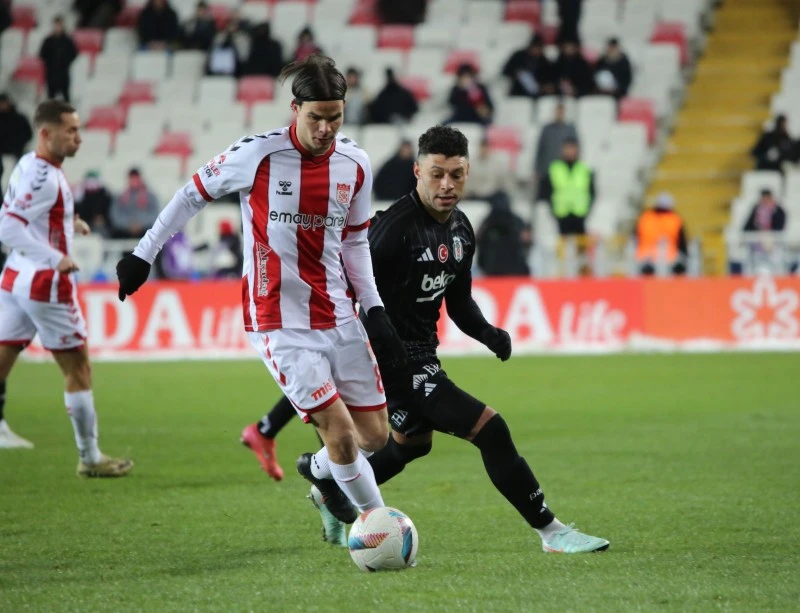 Beşiktaş, Sivasspor'u 2-0 Yenerek Galip Geldi