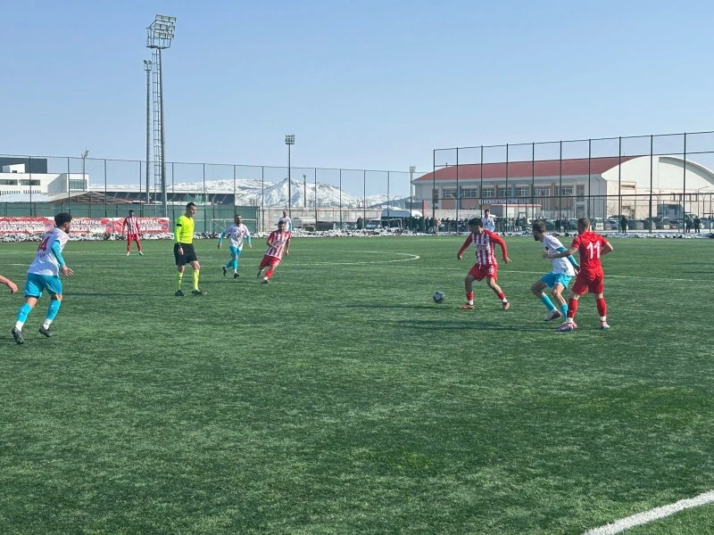 Sivas Dört Eylül Futbol A.Ş. ile Sivas Derbisi 0-0 Berabere Sona Erdi