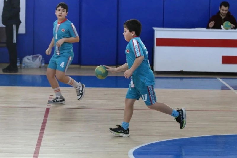 Sivas'ta Okul Sporları Küçükler Hentbol İl Birinciliği Başladı