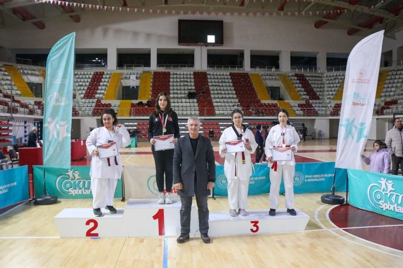 Sivas'ta Taekwondo Yıldızlar İl Birinciliği Müsabakaları Yapıldı