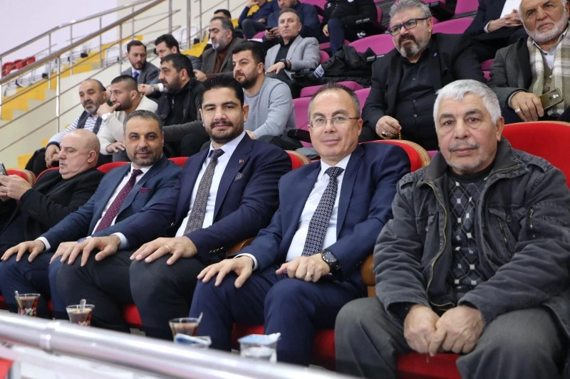 Taha Akgül, Sivas'ta U23 Serbest Türkiye Güreş Şampiyonası Hakkında Açıklamalarda Bulundu