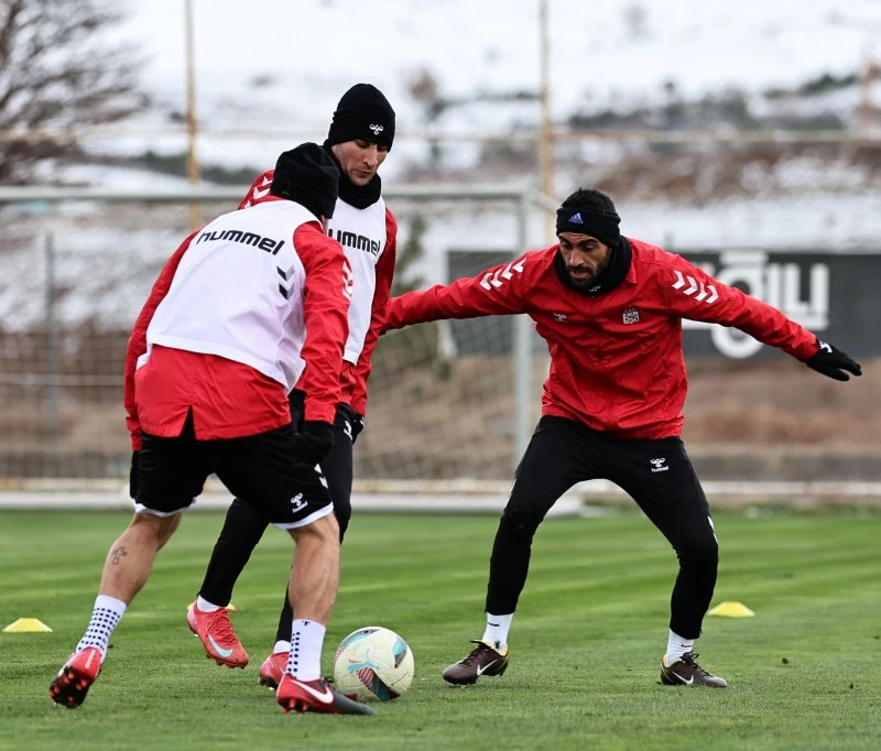 Sivasspor, Adana Demirspor Maçına Hazırlanıyor