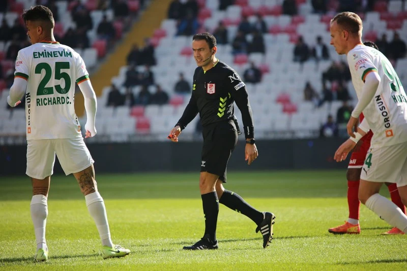 Sivasspor, Başakşehir ile Karşılaşıyor